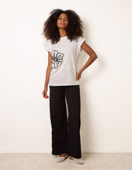 T-Shirt With Big Floral Embroidery